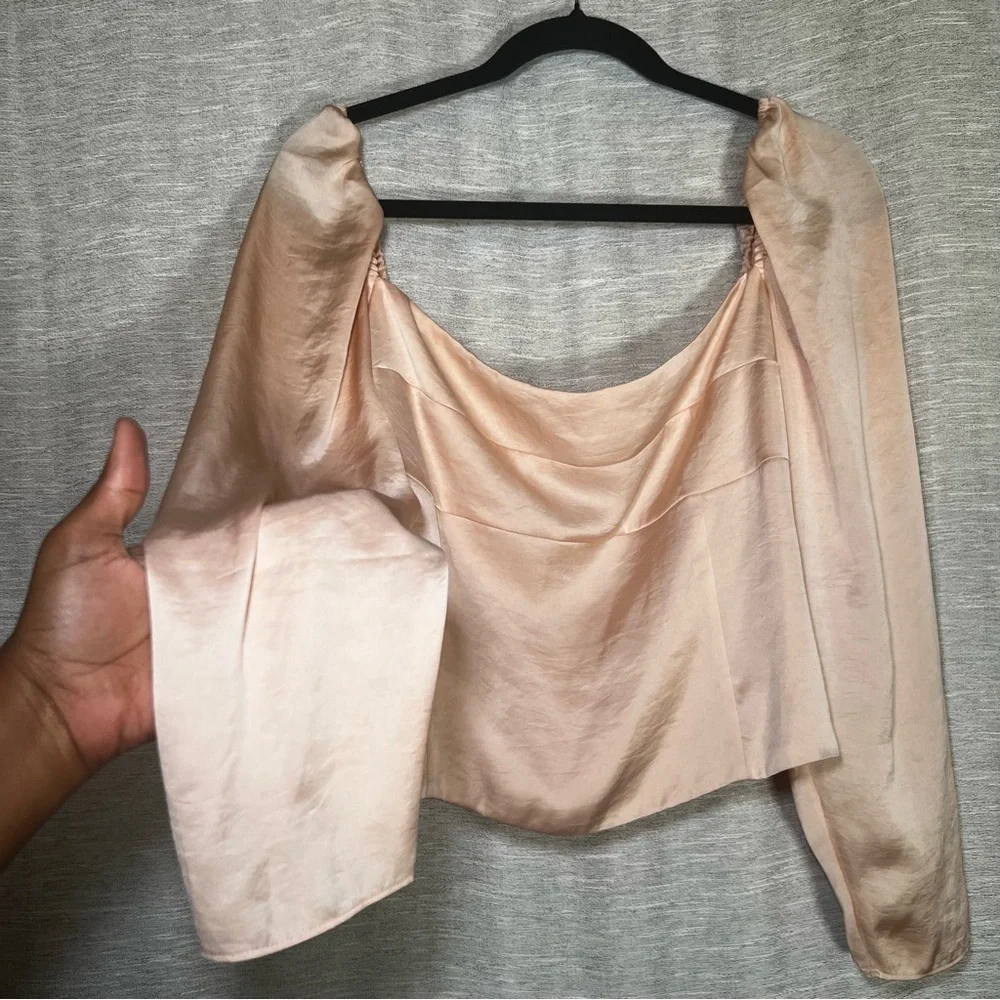 Wilfred Aritzia Satin Blush Women's Romantic  Smocked Blouse Size L - Picture 5 of 16